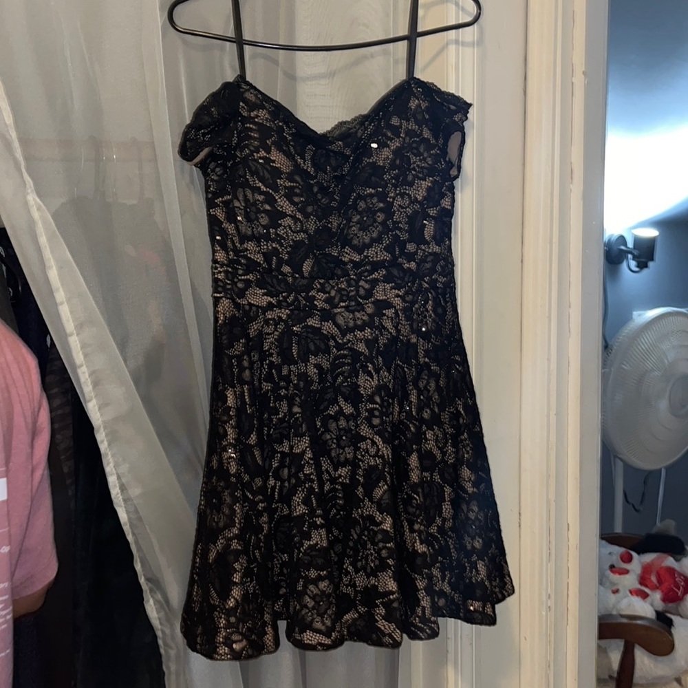 Black Lace Off-the shoulder Dress